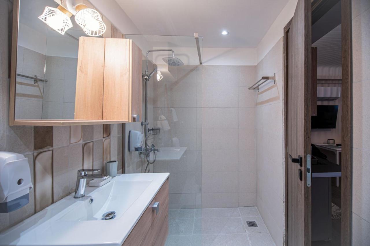 Niki Athens Suites - Cosy Suite In The Historical Center Of Atene Esterno foto