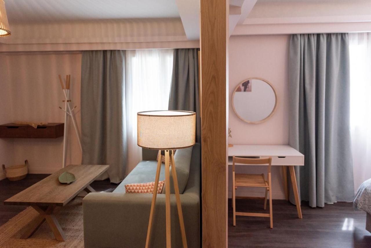 Niki Athens Suites - Cosy Suite In The Historical Center Of Atene Esterno foto